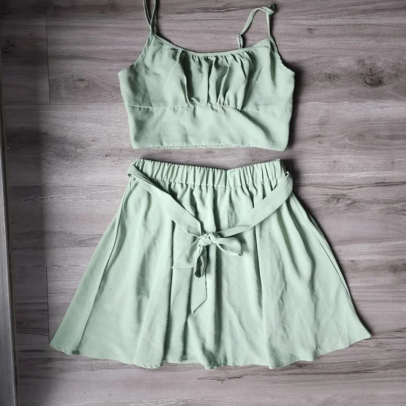 2 Piece Set - Picture 3 of 7